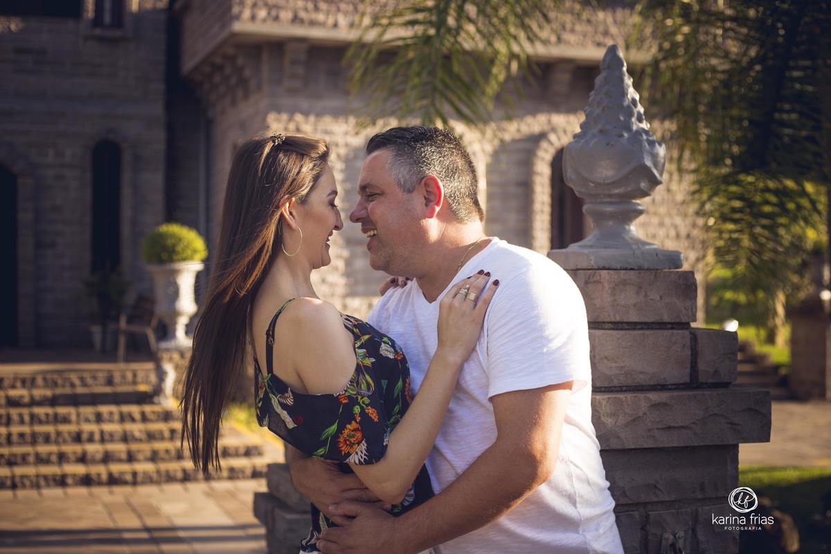 os modelos brincam enquanto a fotografa de caxias do sul registra o momento