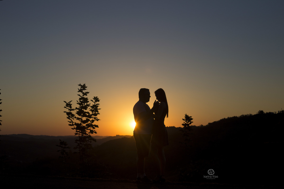 a fotografa de caxias do sul-rs faz foto de silhueta do casal