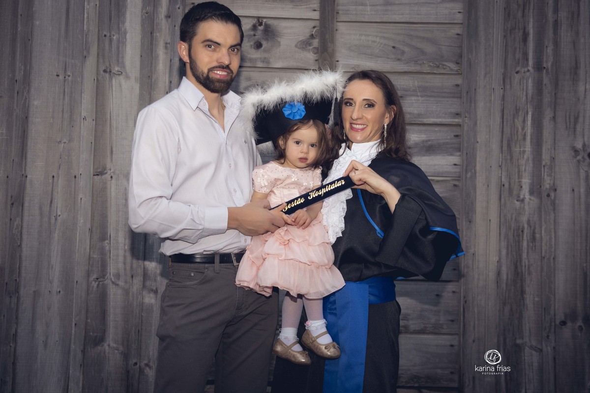 A FOTOGRAFA DE CAXIAS DO SUL, KARINA FRIAS REGISTRA A FAMILIA