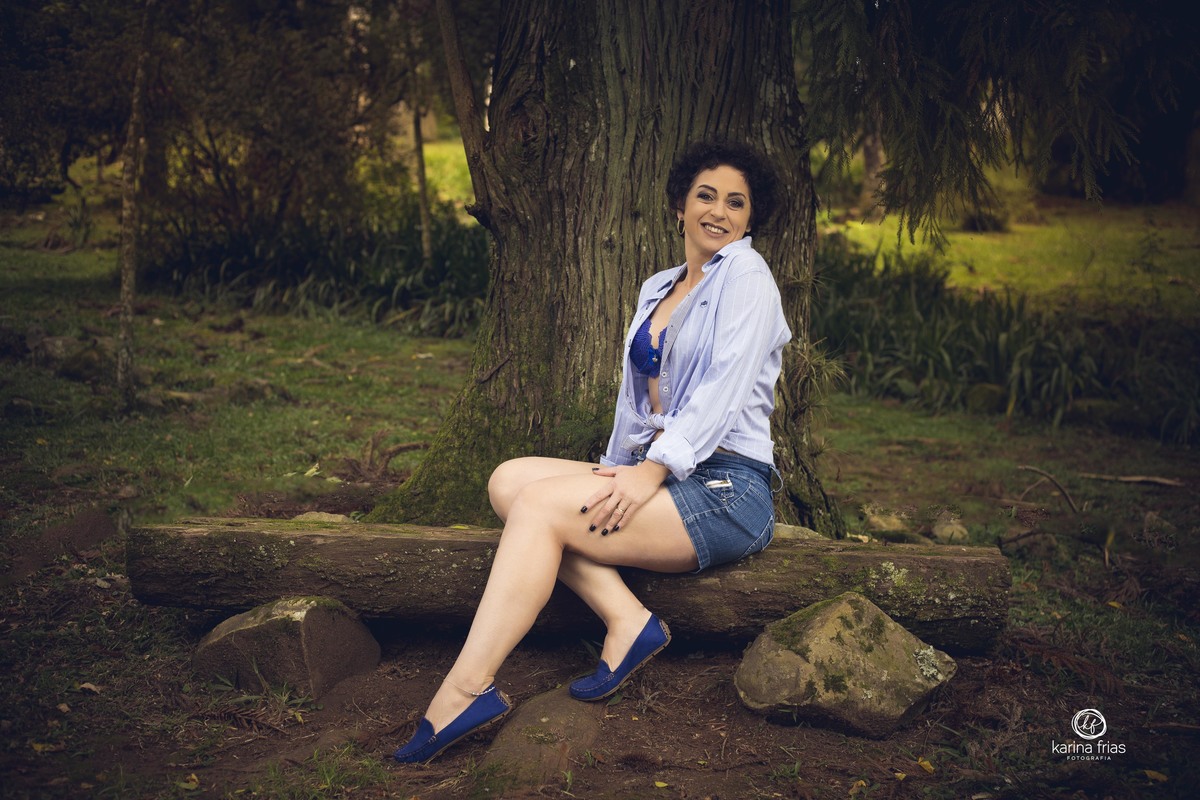 A MODELO POSA PARA A FOTOGRAFA DE CAXIAS DO SUL KARINA FRIAS