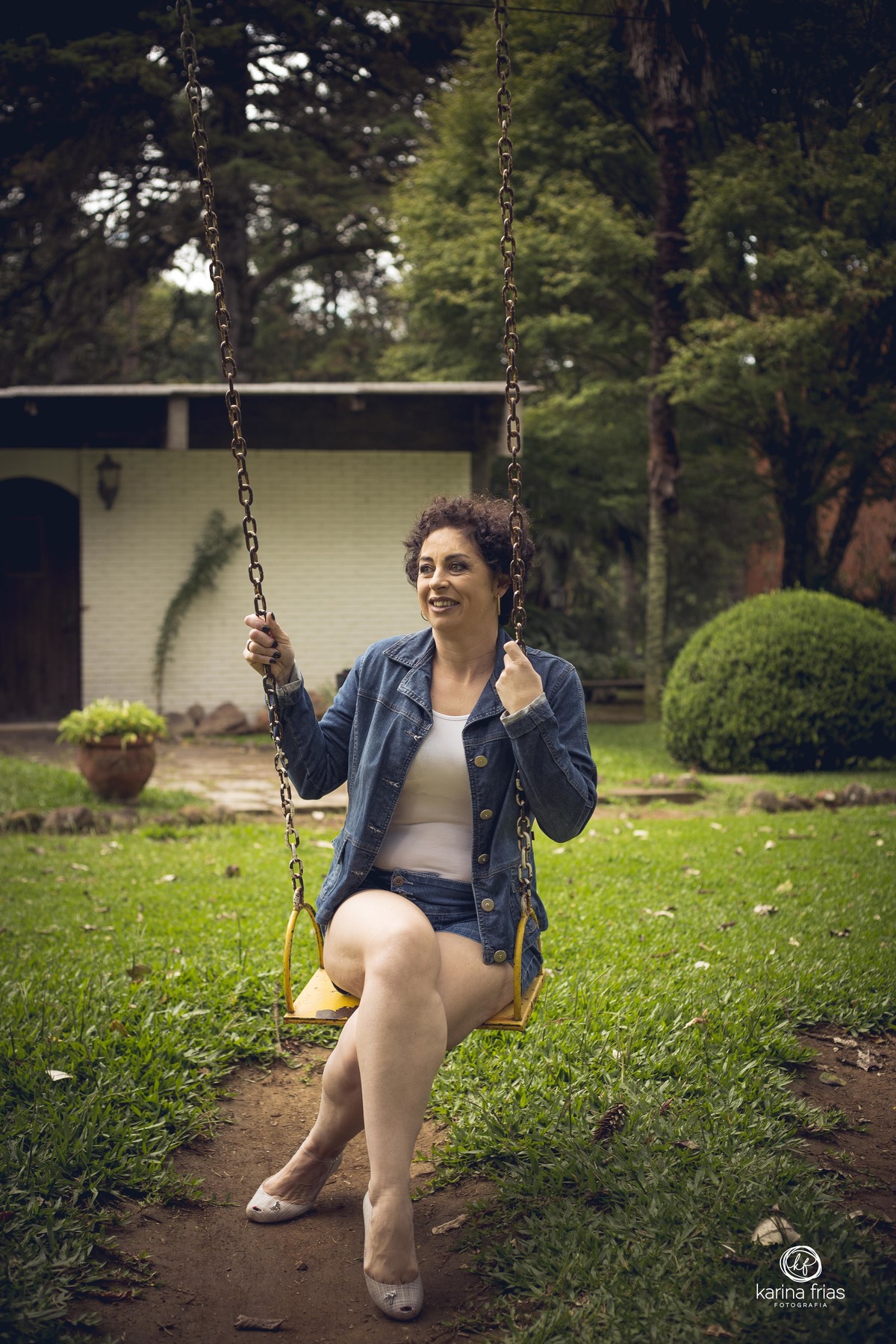 A MODELO ESTA SE BALANÇANDO NO ENSAIO EXTERNO