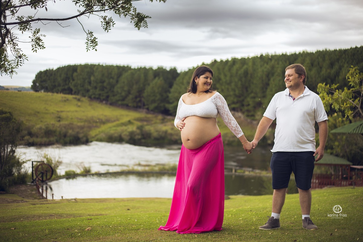 o ensaio externo de gestante aconteceu em lageado grande fotografado pela fotografa de familia de caxias do sul
