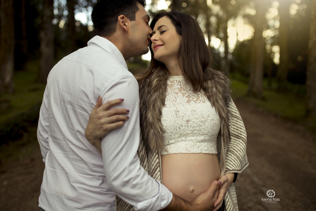 O PAI BEIJA A MAE NO ENSAIO DE GESTANTE EXTERNO