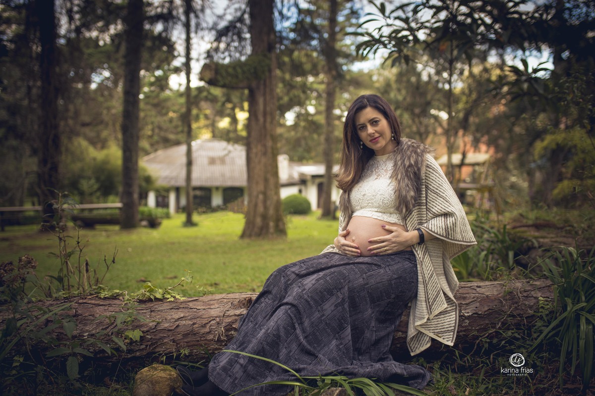 A GESTANTE ESTA SENTADA DURANTE O ENSAIO