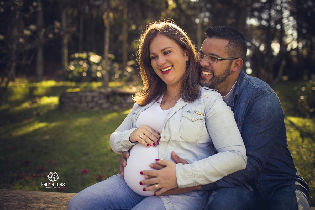 OS PAIS BRINCAM DURANTE ENSAIO DE GESTANTE