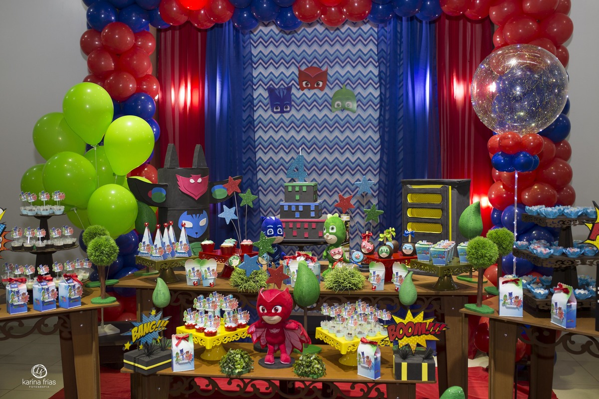 mesa decorada da festa infantil