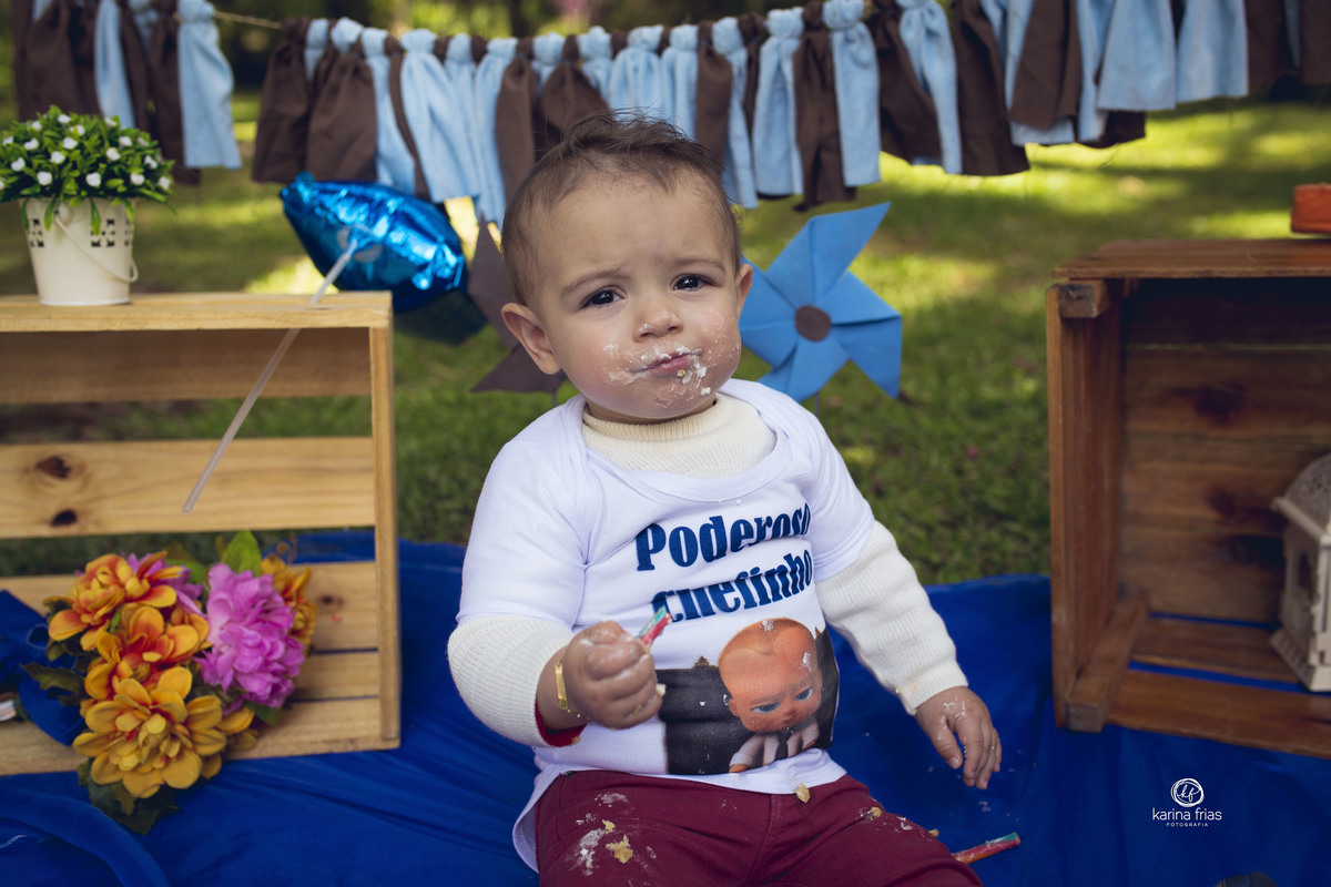 o bebe se suja para as fotos do smash the cake externo
