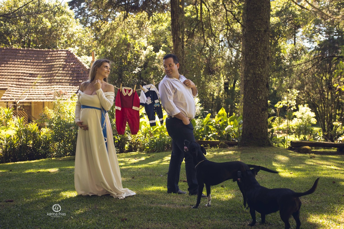 OS CACHORROS PARTICIPAM DA SESSAO EXTERNA DE GESTANTE