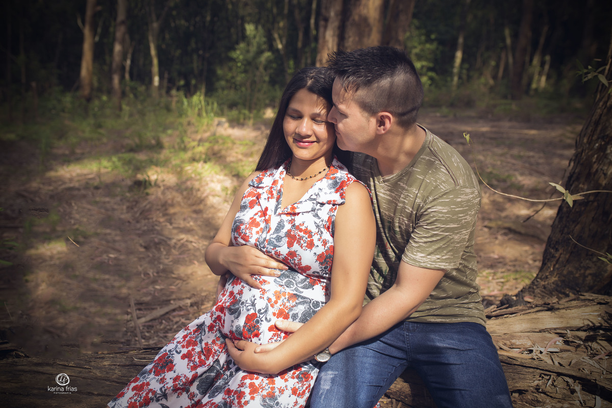 O PAI BEIJA A MAE NO ENSAIO DE GESTANTE EXTERNO