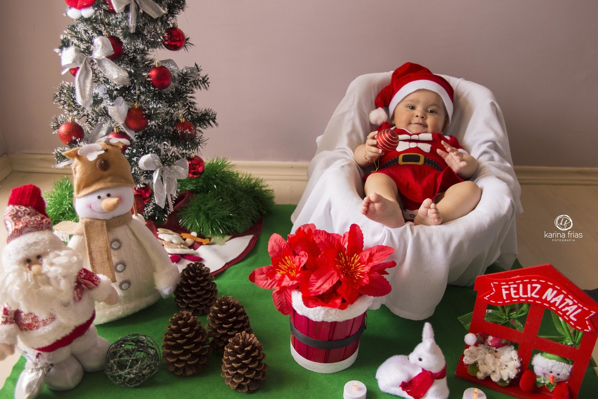 MONTAMOS UM CENARIO DE NATAL PARA AS FOTOS DE ACOMPANHAMENTO MENSAL