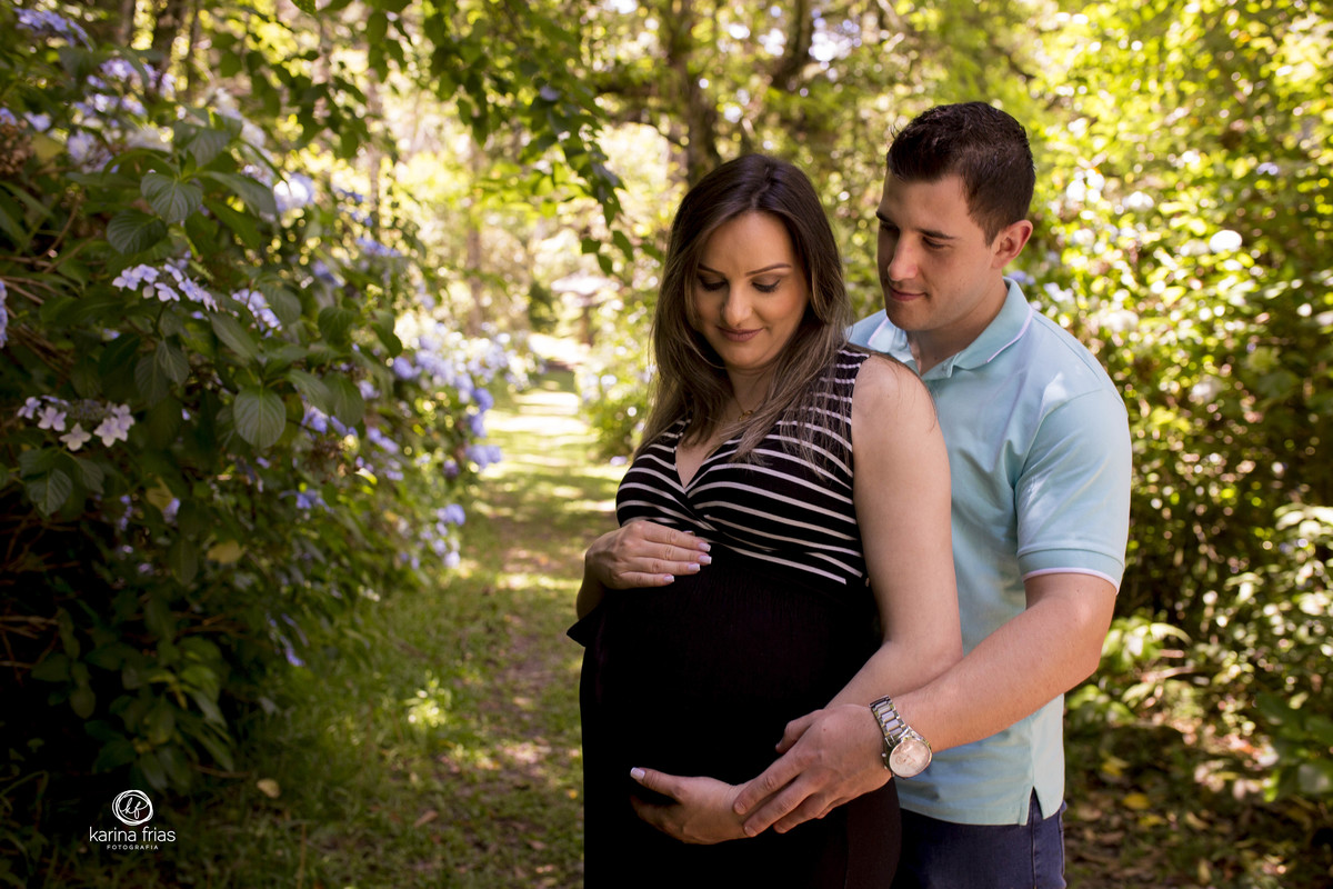 OS PAIS OLHAM PARA A BARRIGA NO ENSAIO DE GESTANTE