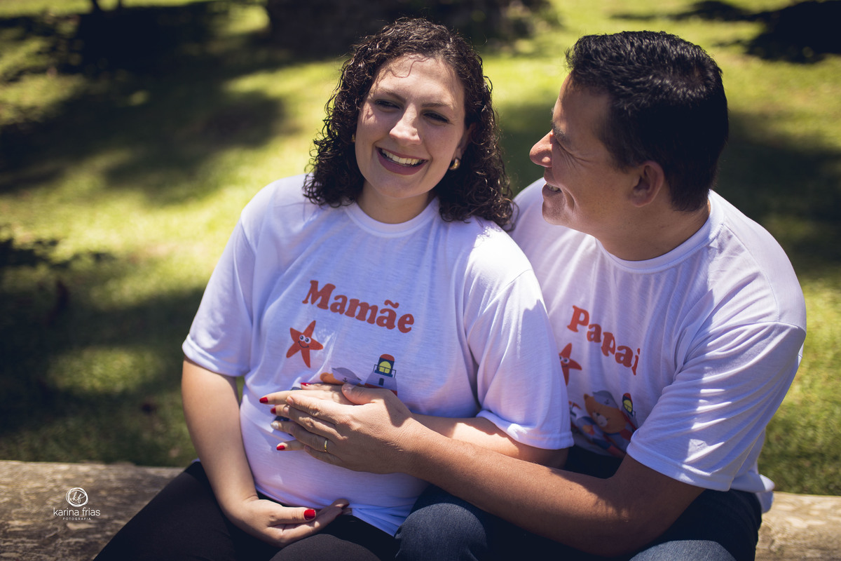 OS PAIS BRINCAM DURANTE ENSAIO DE GESTANTE