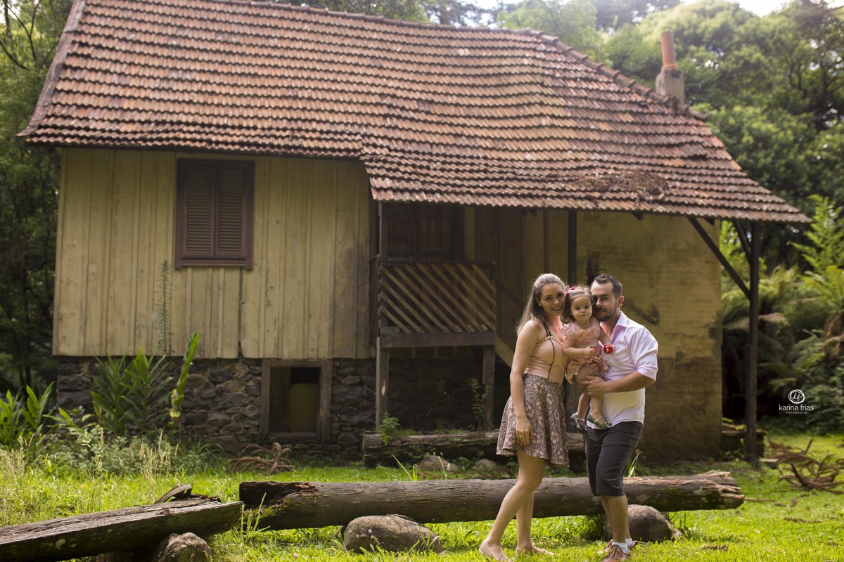 a familia posa para a fotografa de caxias do sul, karina frias