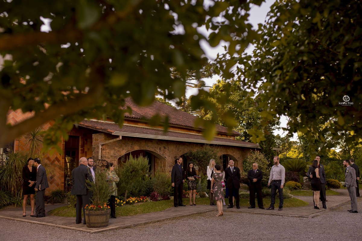 os convidados esperam pela cerimonia