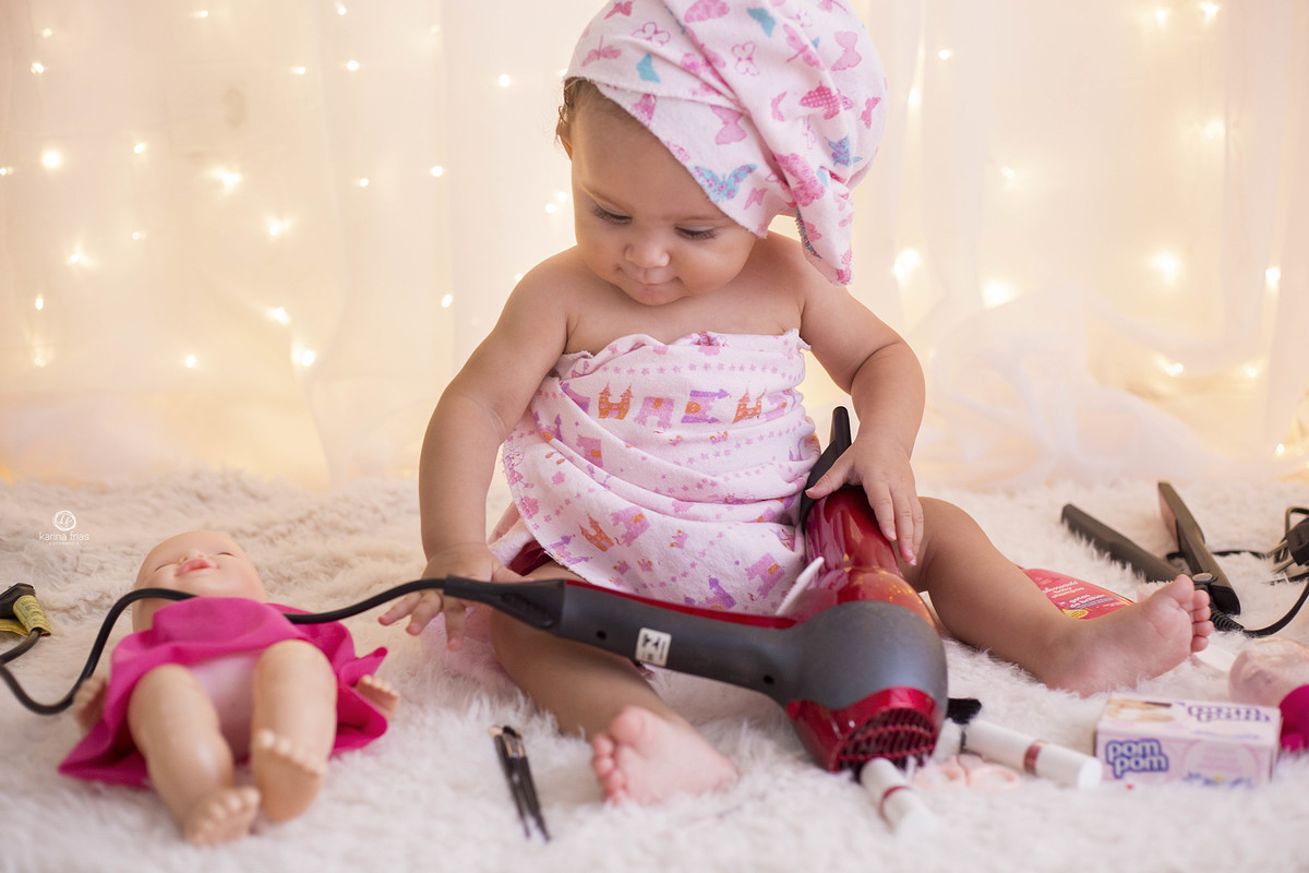 a bebe pensa no que ira mexer 