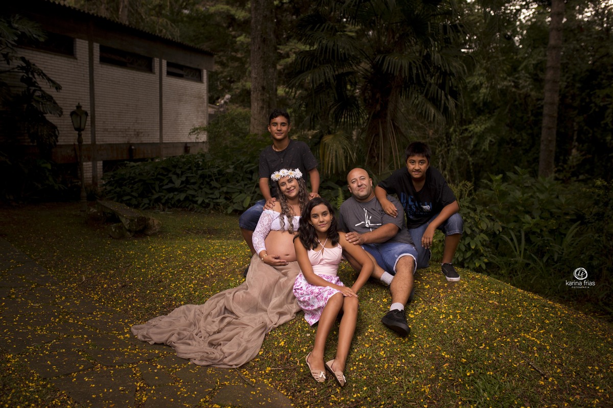 a familia toda participou do ensaio de gestante