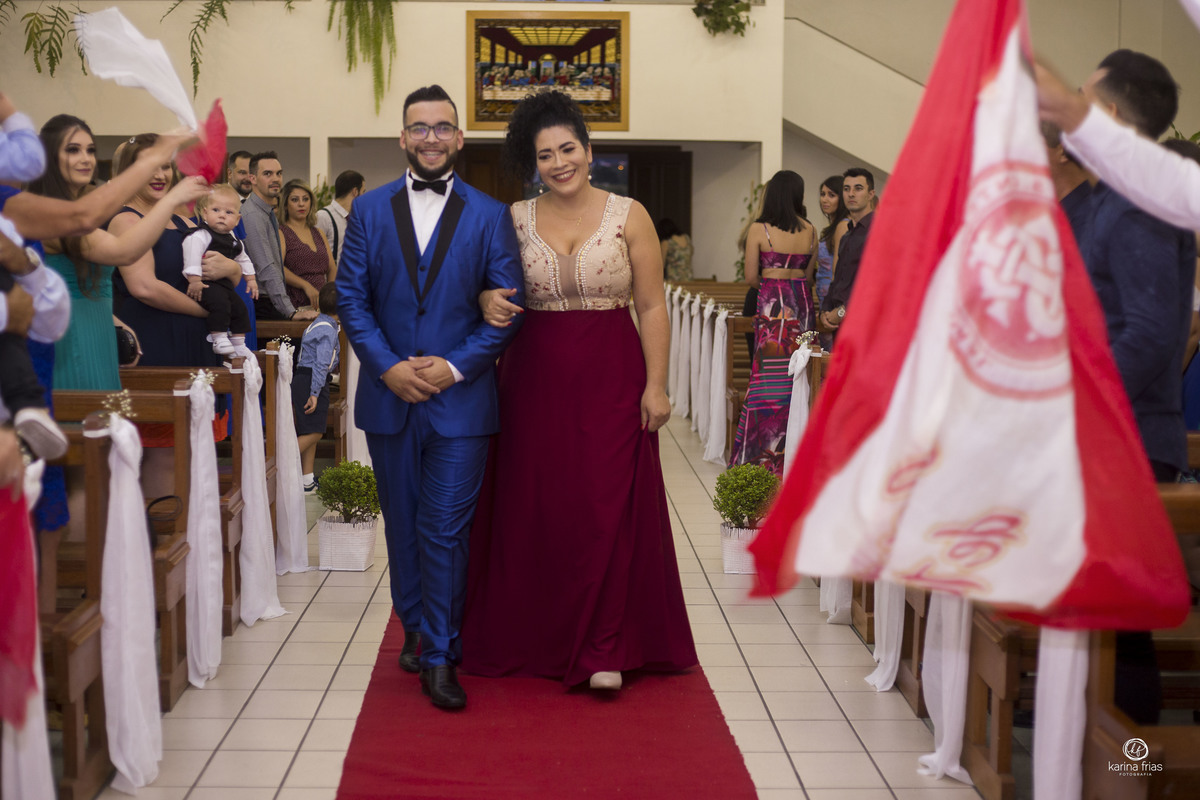 o noivo entra com bandeira do internacional