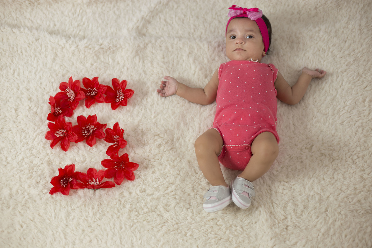 no acompanhamento mensal utilizamos flores para fazer o numero do mes