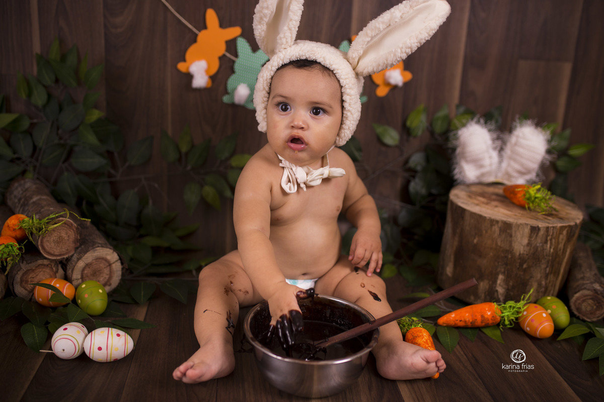 a criança comeca a descobrir o chocolate