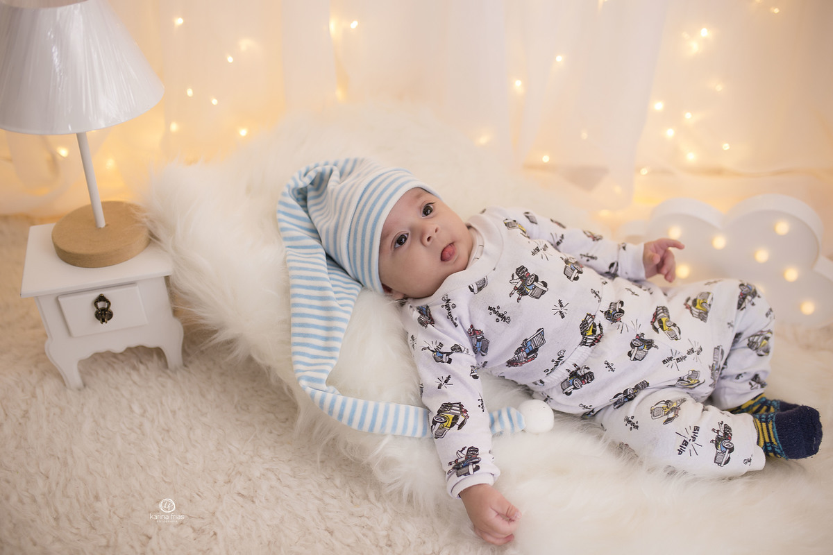 no acompanhamento mensal usamos o bebe com pijamas