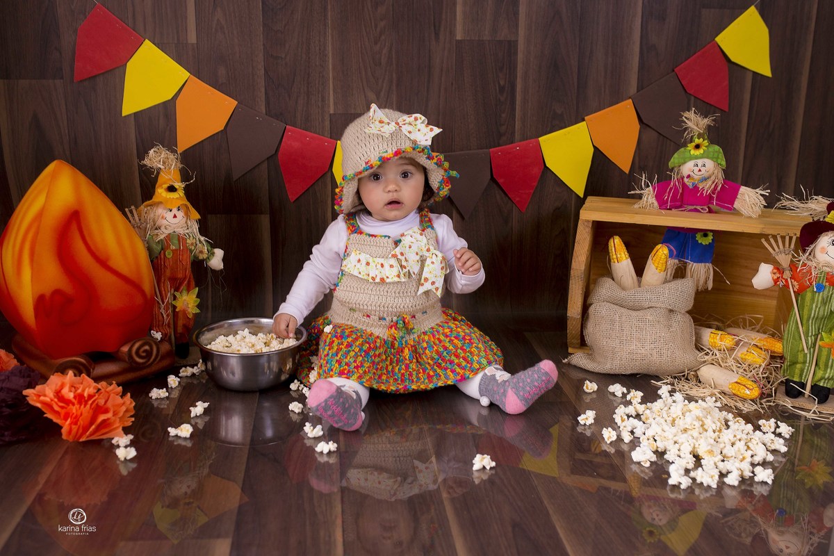 no cenario de festa junina temos pipocas