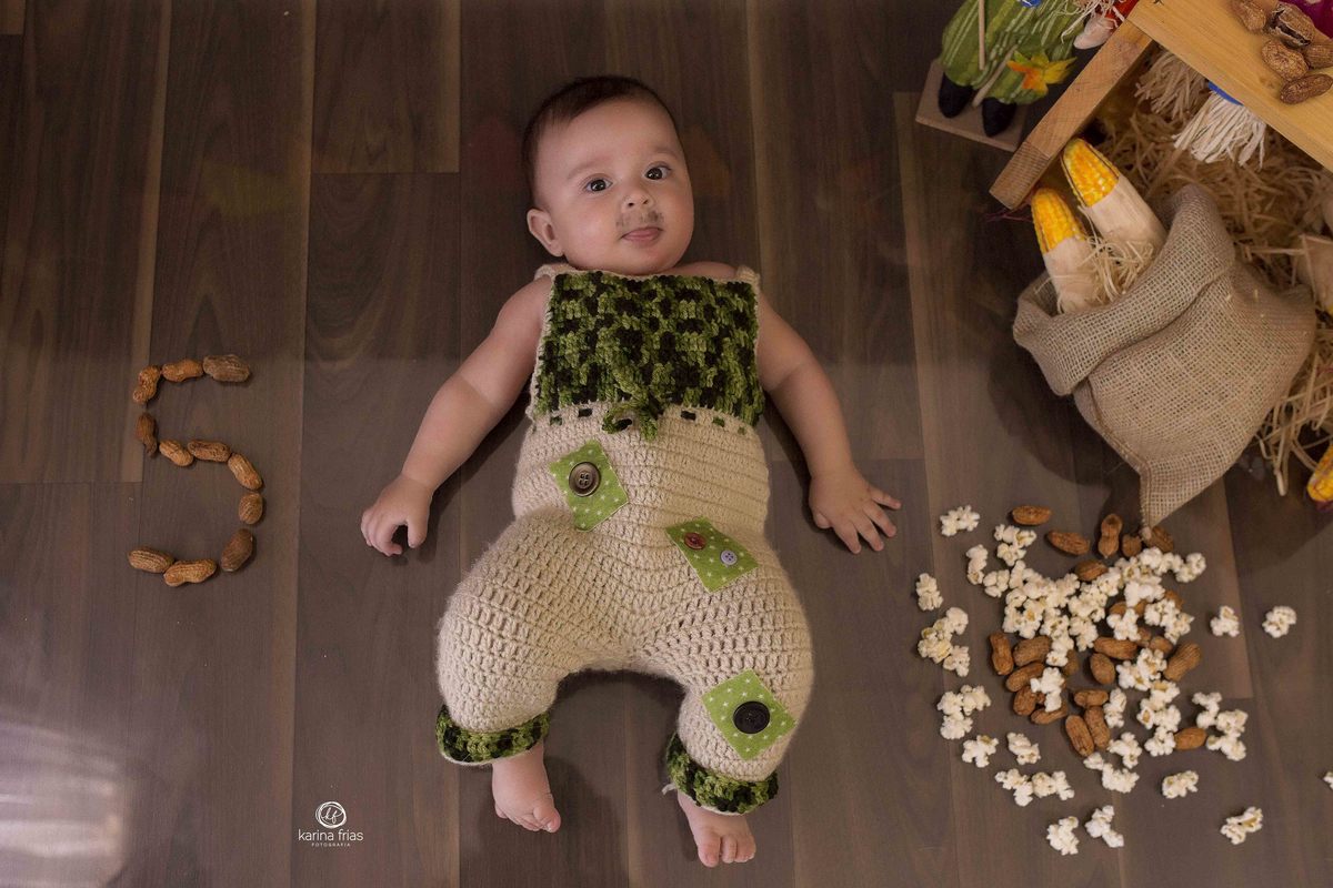 para representar os meses do bebe, utilizamos amendoim como acessório