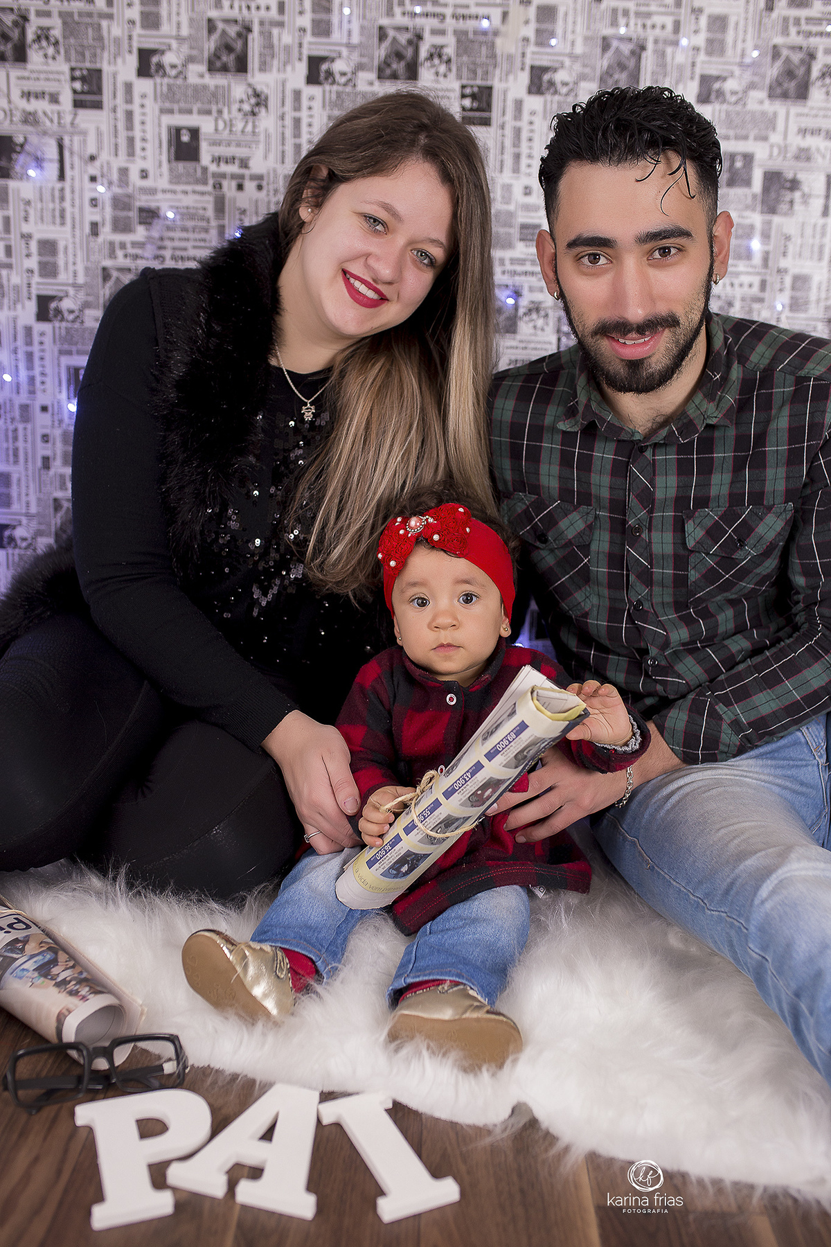 a familia participa do ensaio de dia dos pais em estudio