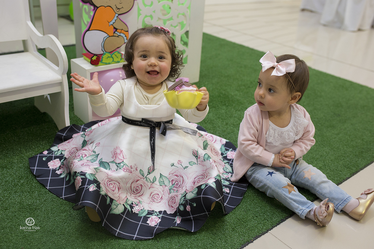 no aniversario infantil as crianças brincam