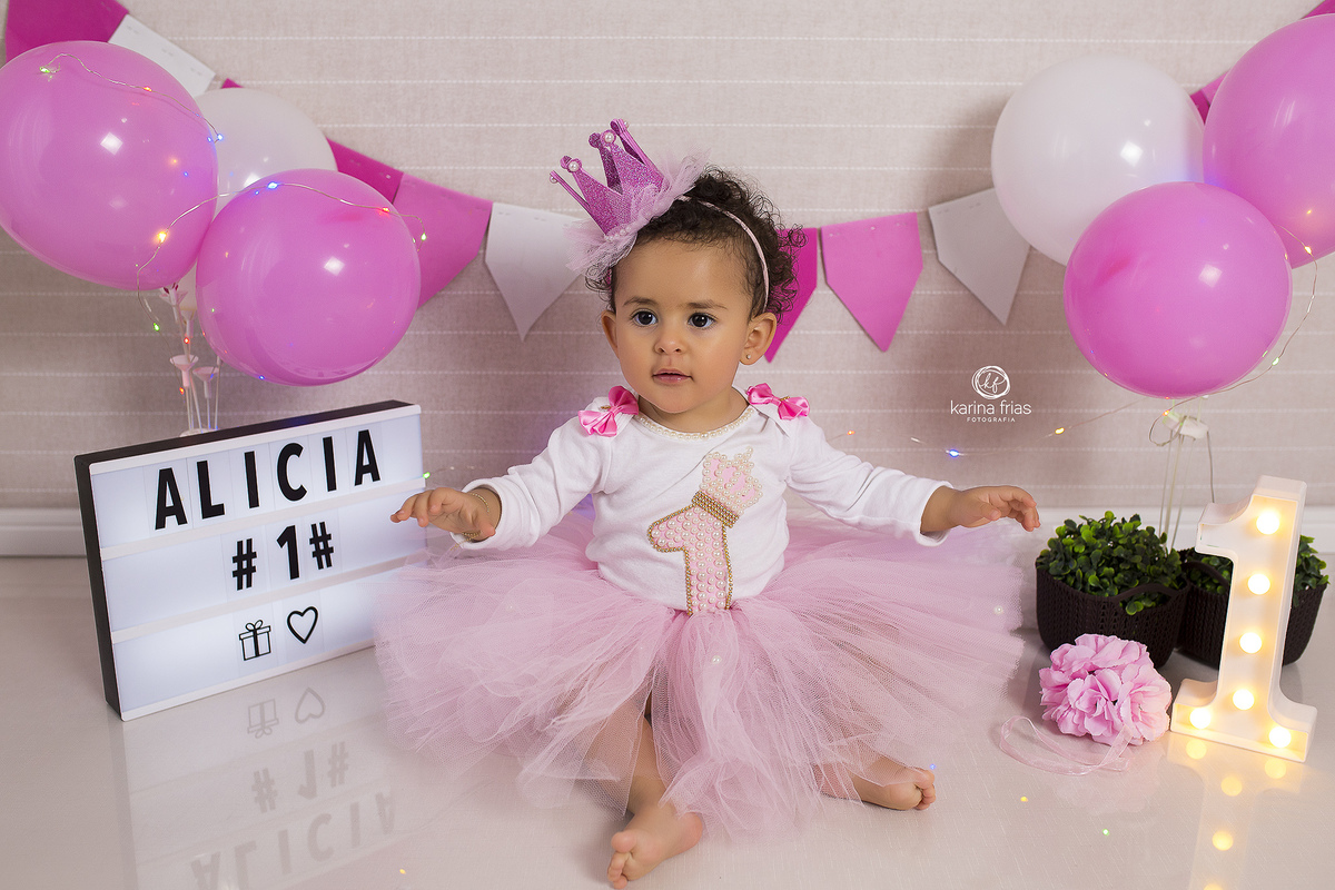 no ensaio smash montamos um cenario com baloes rosas e branco