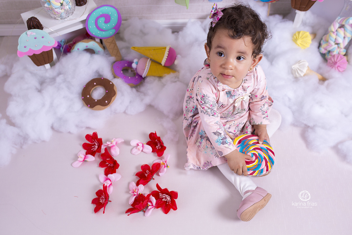 utilizamos flores para representar o mes da menina