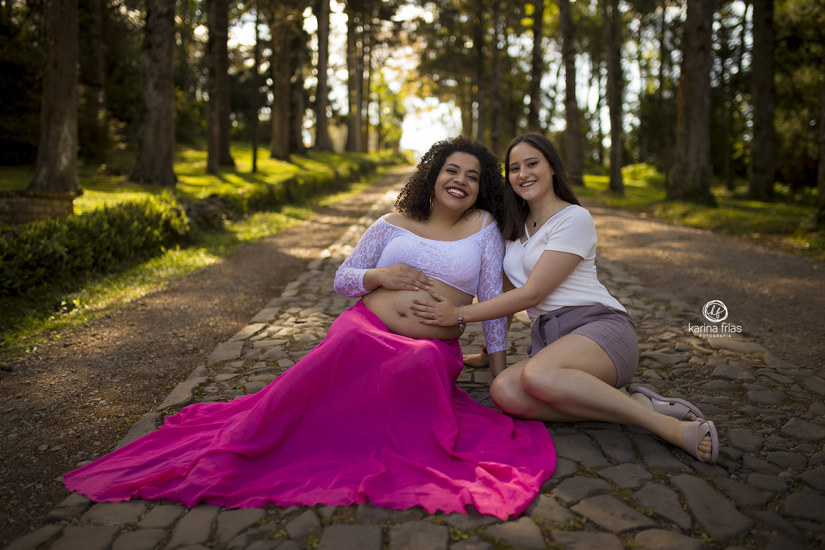 a dinda participou das fotos de gestante de sua amiga