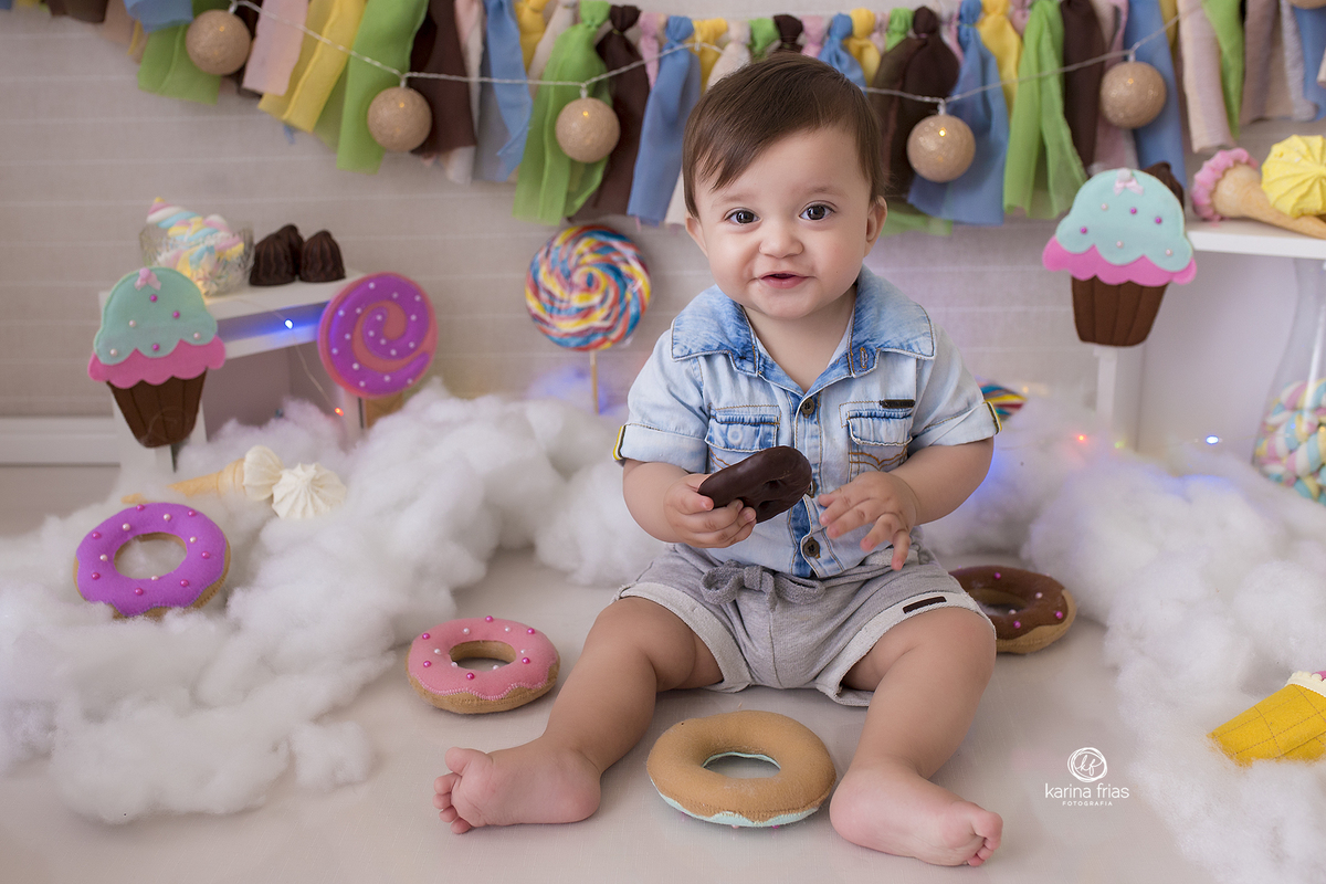 no ensaio de dia das crianças colocamos doces de verdade no cenario