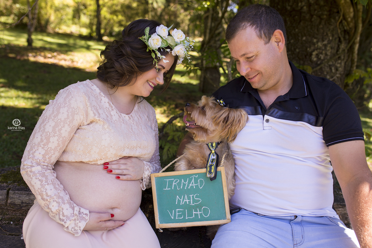 no ensaio de gestante levamos plaquinhas como acessorios