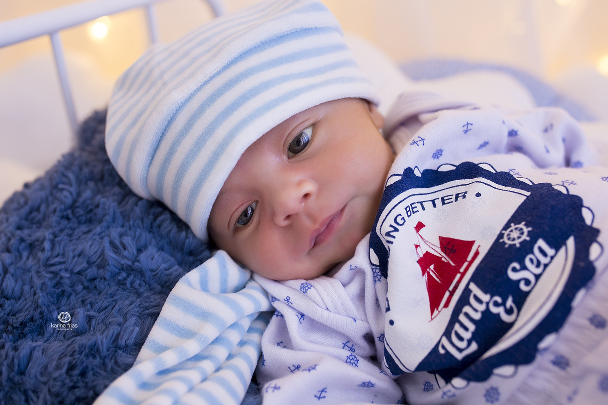 no acompanhamento mensal de bebes fazemos fotos de detalhes