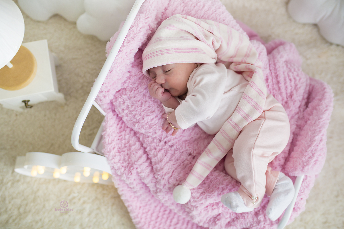 no ensaio infantil fotografamos a bebe dormindo