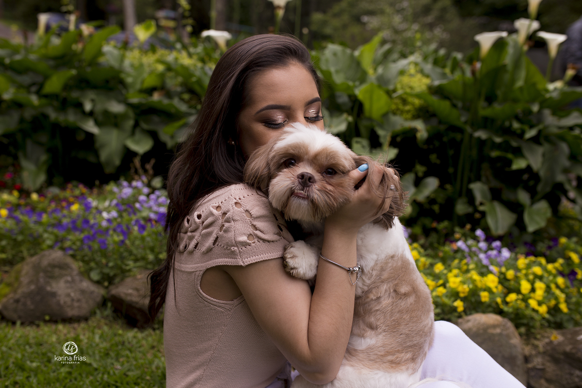 no ensaio externo a familia levou a cachorrinha