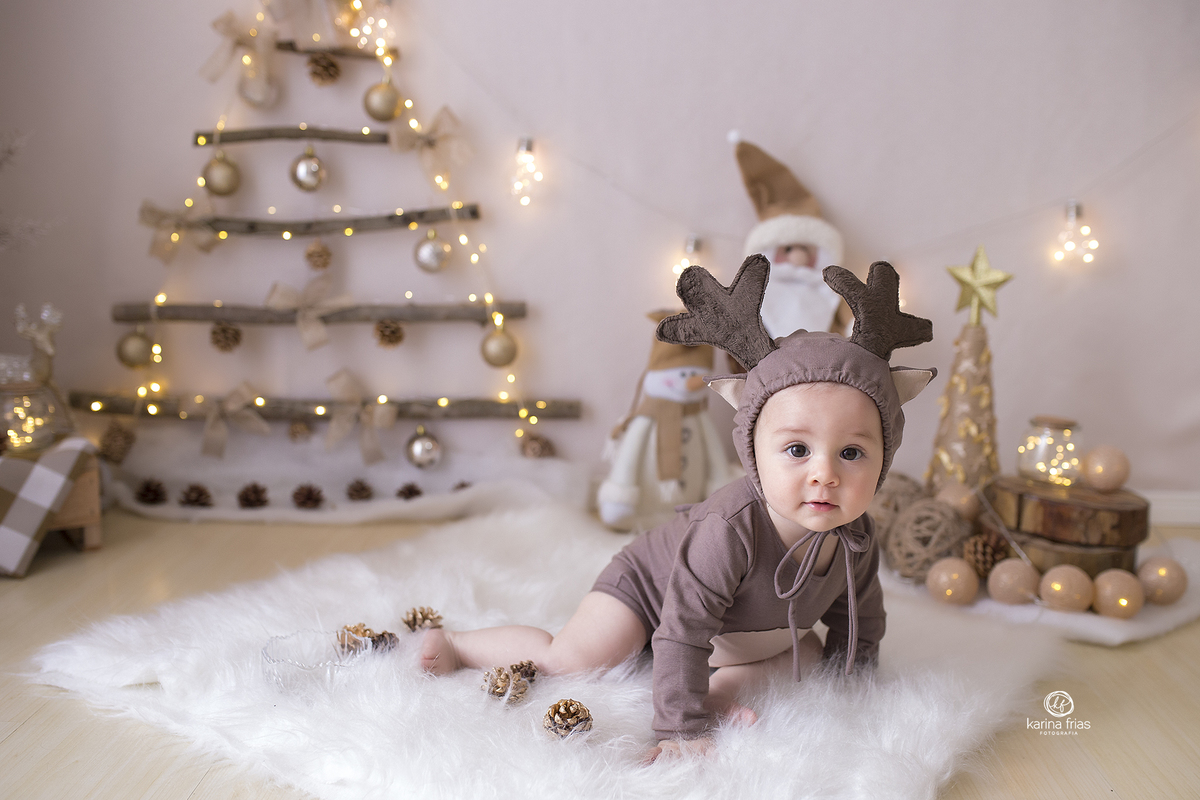 no ensaio de natal, vestimos o menino de rena