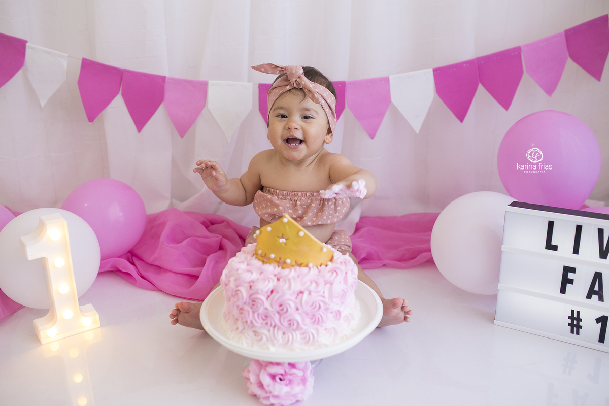 no ensaio smash a mae levou um bolo rosa