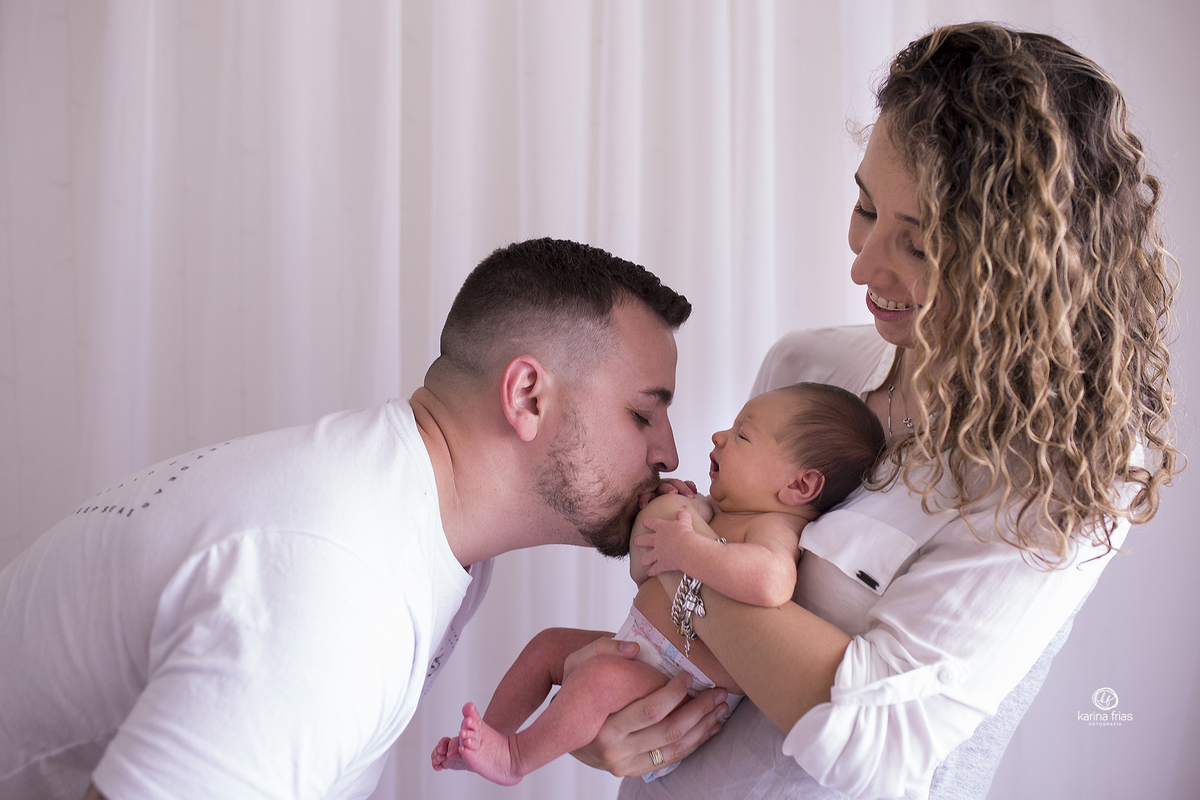 o pai beija o filho no ensaio em familia em caxias do sul - rs