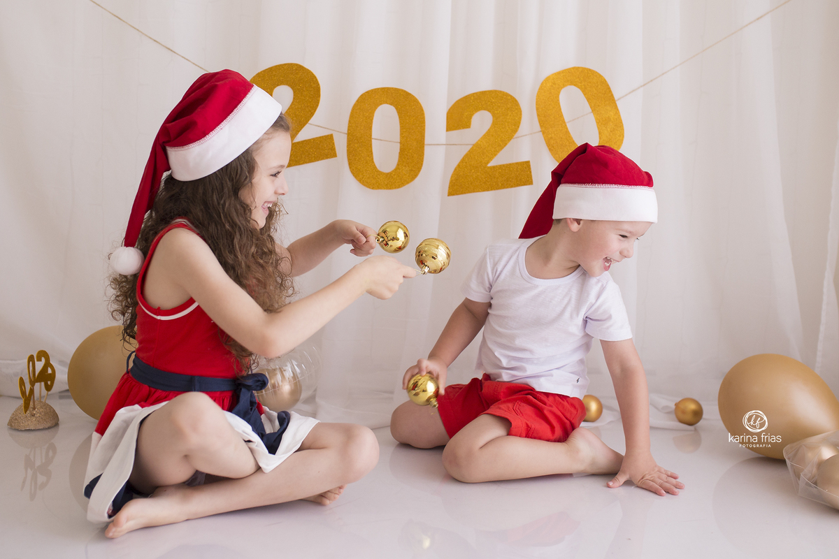 as crianças se divertem para o ensaio infantil