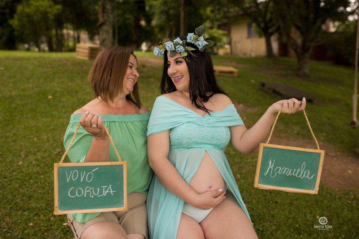 a mae da gestante participa do ensaio externo