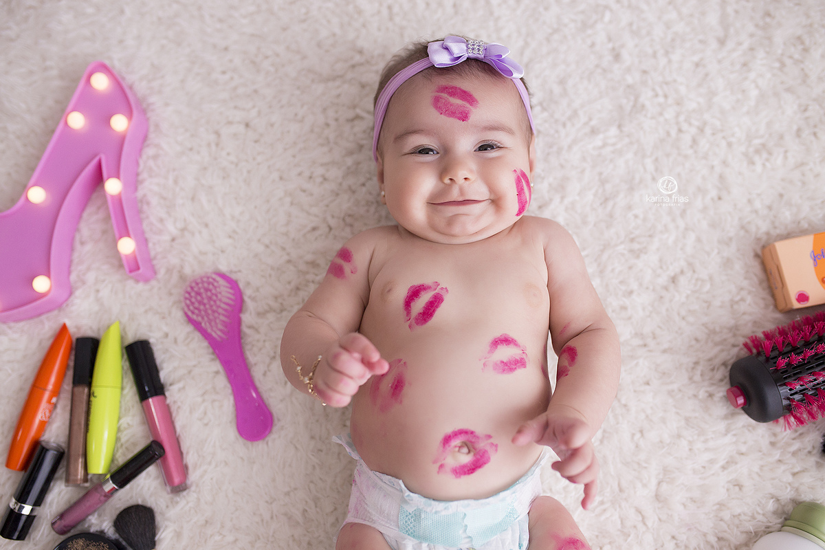 a menina sorri para a fotografa de caxias do sul, karina frias