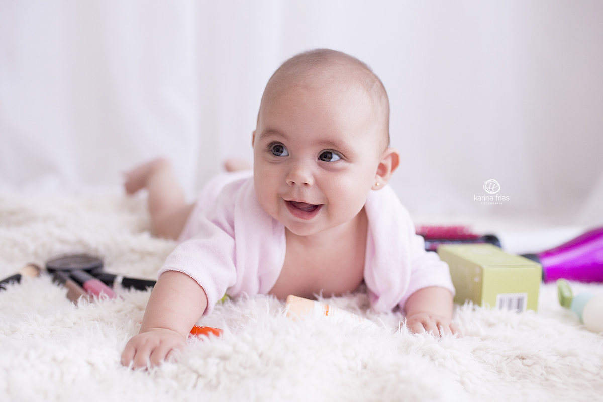 no acompanhamento mensal a bebe fica de bruços
