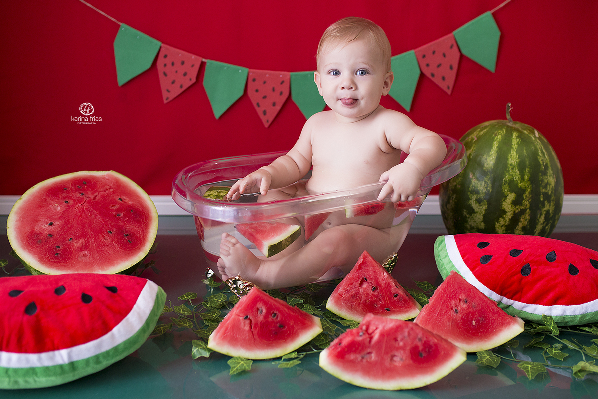 o bebe mostra a lingua para a fotografa de caxias do sul, karina frias