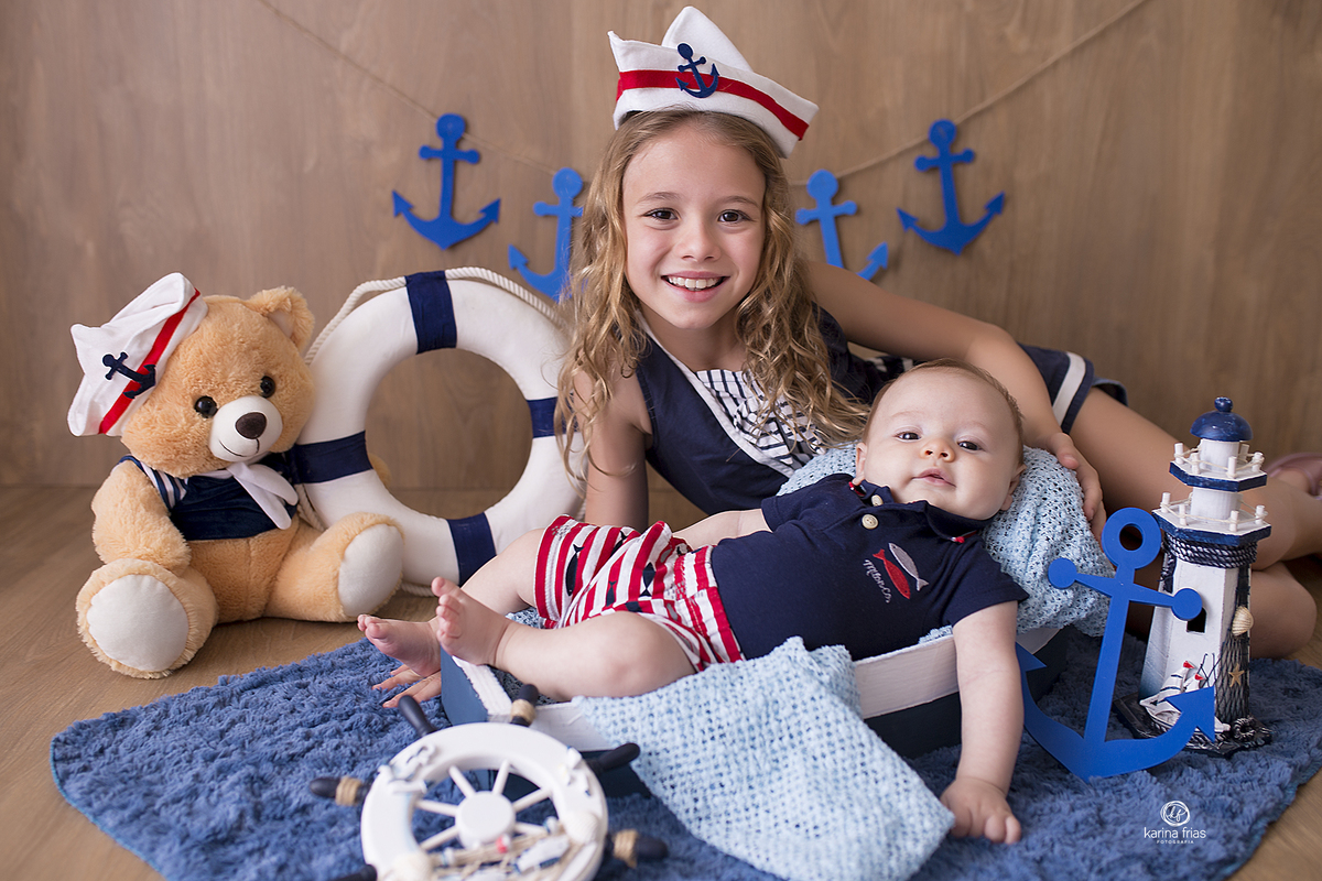 os irmãos posam para a fotografa de familia de caxias do sul