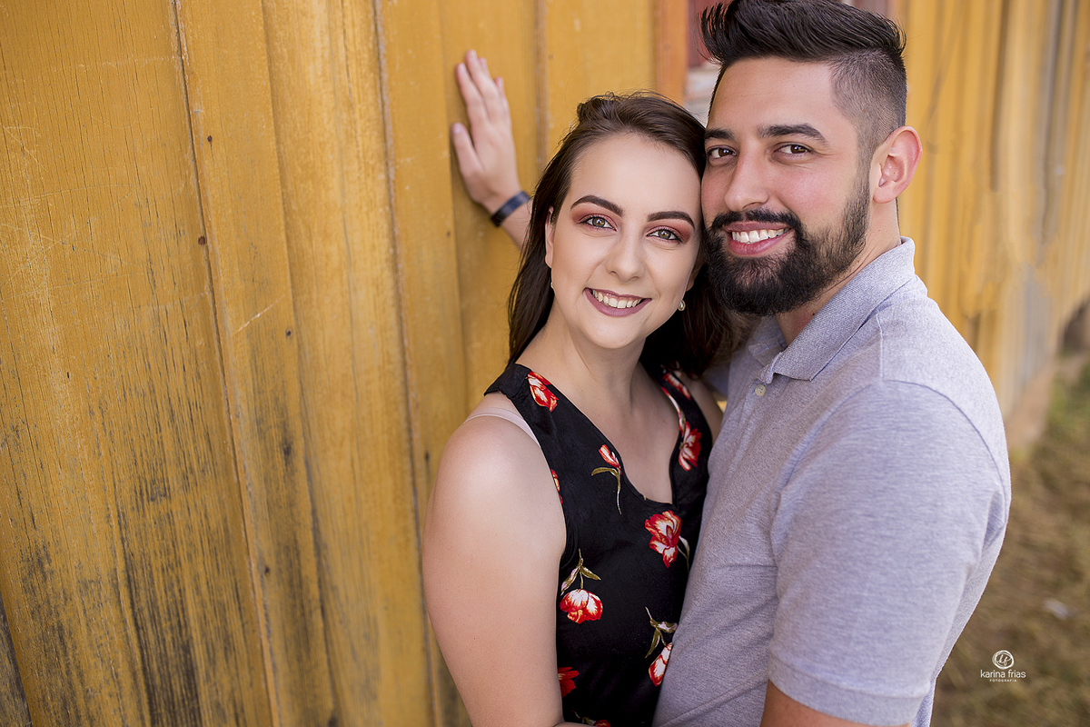 no ensaio externo, os namorados tambem tiraram fotos
