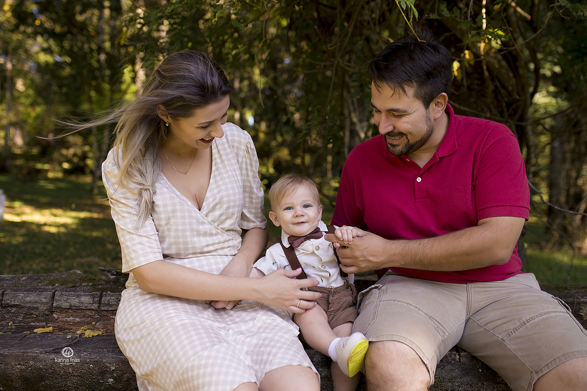 os pais participam do ensaio infantil