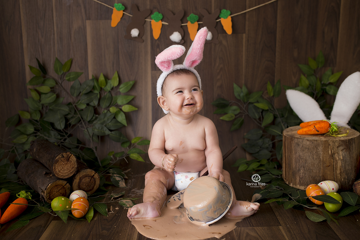 a menina se lambuzou no ensaio infantil