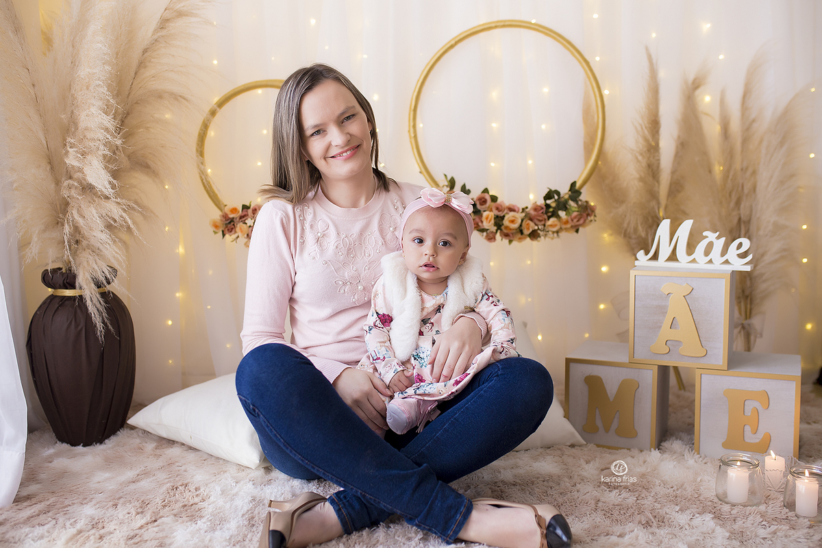 mae e filha posam para a fotografa de caxias do sul, karina frias