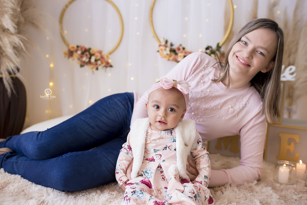 no ensaio de dias das maes as modelos sorriem